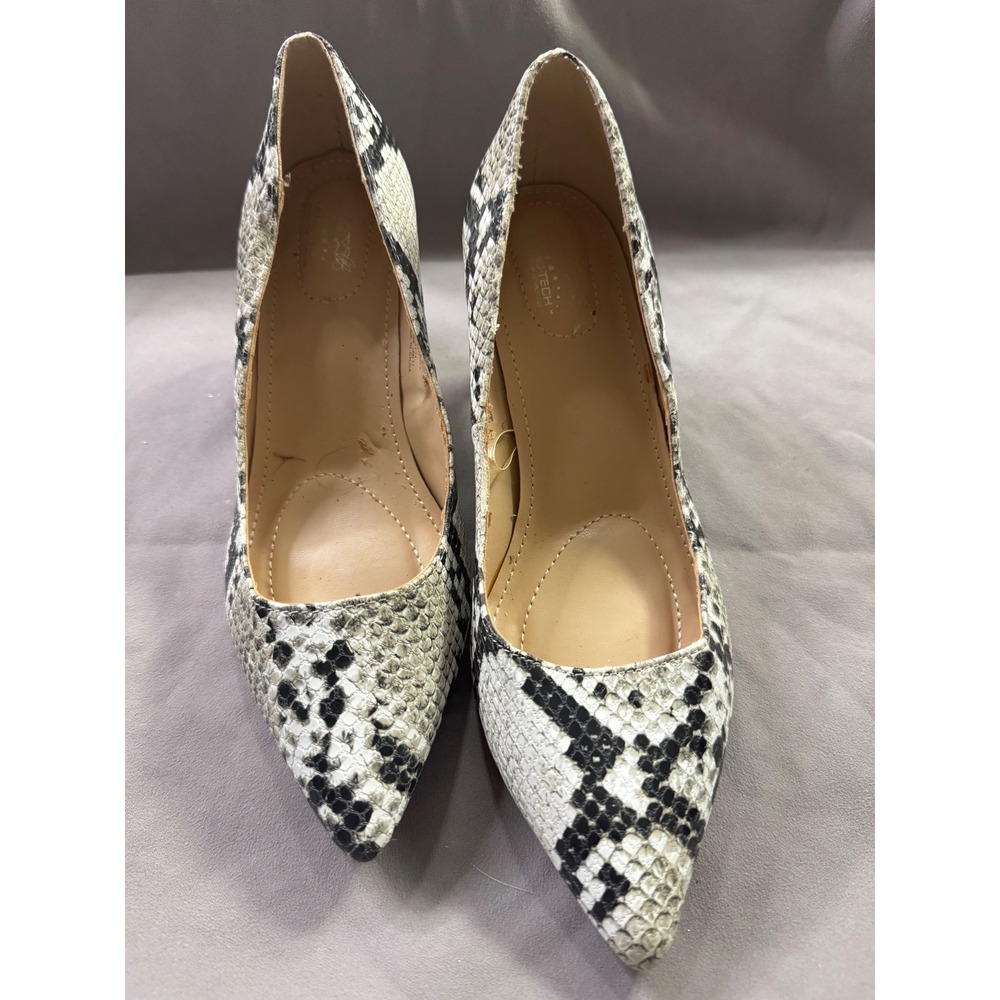 Journee Collection Pumps Womens 6 Grey Black Snakeskin Kitten Heel Esme‎ Shoes
